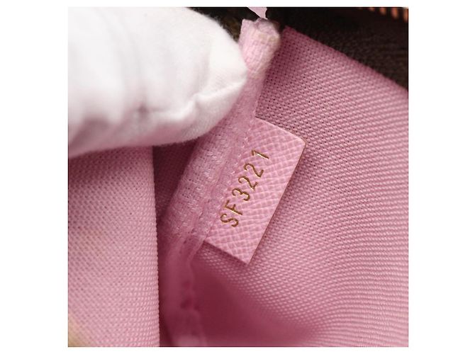 LOUIS VUITTON Monogram Vivienne Mini Pochette Accessori M45905 Auth 168260SM Monogramma - vista 11