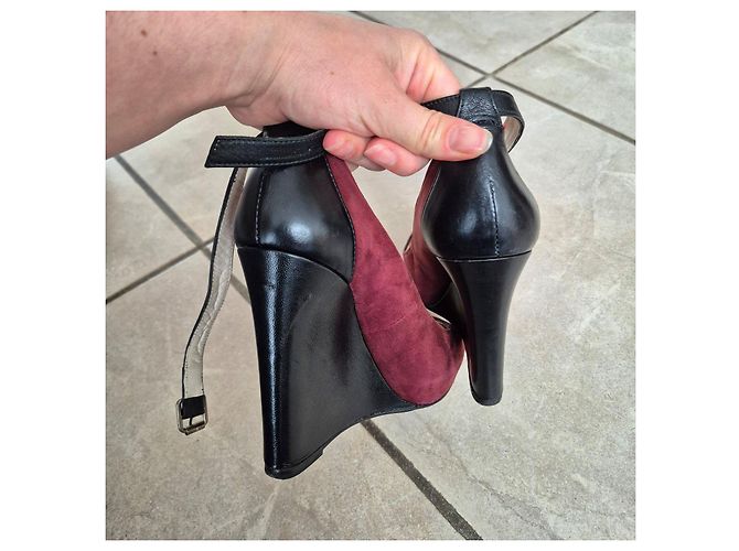 The Kooples Scarpe con tacco a zeppa bordeaux e nere Nero Rosso - vista 5