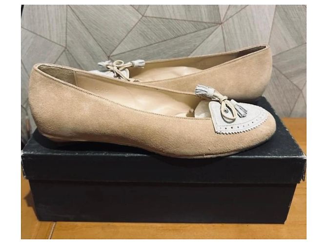 Autre Marque Scarpe basse Coccinnelle in camoscio beige - vista 2