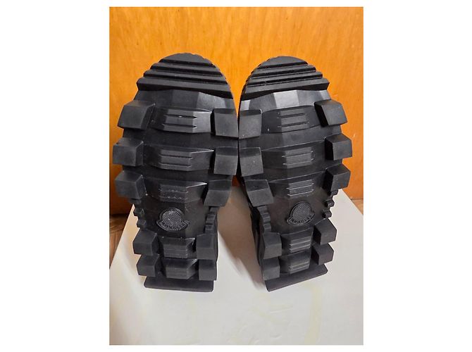 Botas Moncler Vail em Couro Preto - vista 5