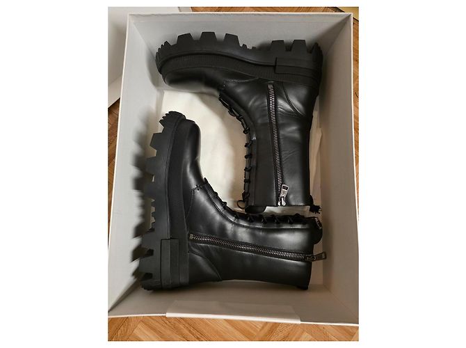 Botas Moncler Vail em Couro Preto - vista 6