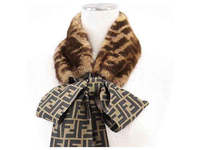Fendi FENDI ROMA Maxi Lenço de Seda Wrappy Marrom - vista 5