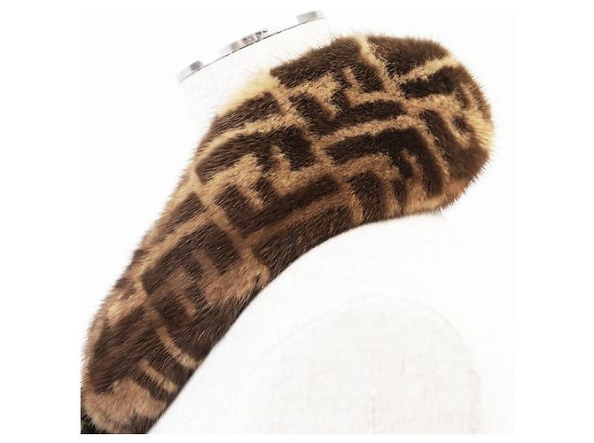 Fendi FENDI ROMA Maxi Lenço de Seda Wrappy Marrom - vista 7