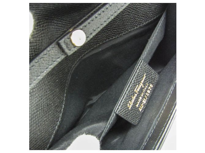 Borsa a Spalla Vara Small Chain di Salvatore Ferragamo Nero - vista 10