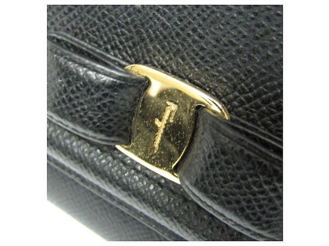 Borsa a Spalla Vara Small Chain di Salvatore Ferragamo Nero - vista 7