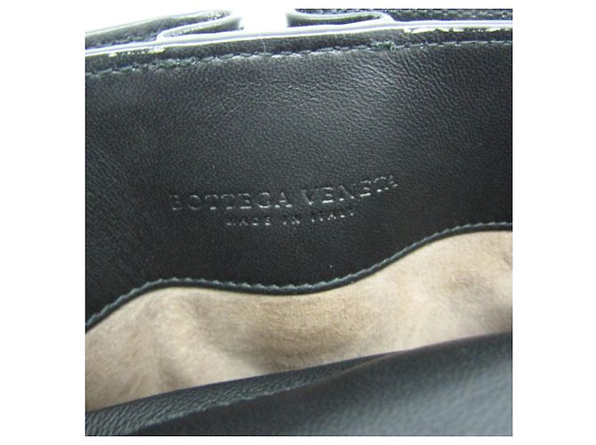 Borsa a spalla in pelle nera Intrecciato di Bottega Veneta - vista 16