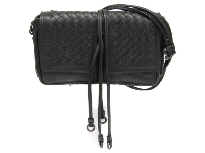 Borsa a spalla in pelle nera Intrecciato di Bottega Veneta - vista 2