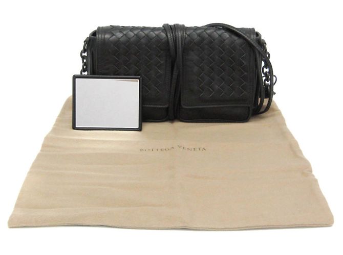 Borsa a spalla in pelle nera Intrecciato di Bottega Veneta - vista 3