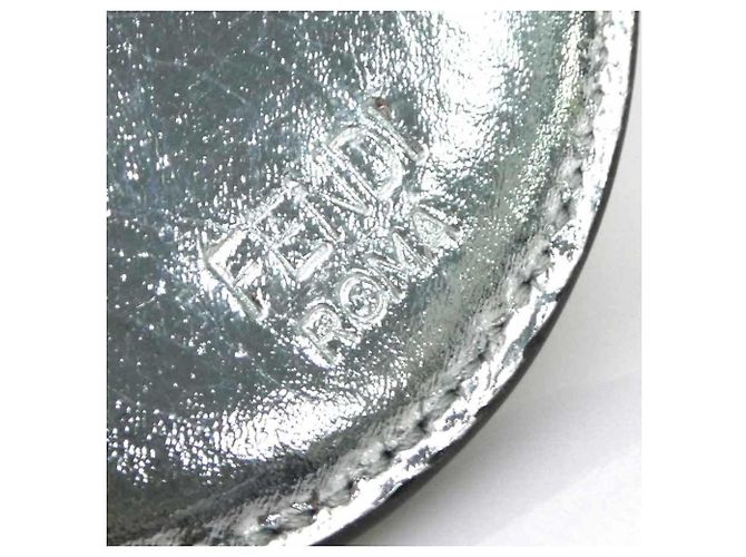 Estuche de viaje de cuero Fendi en plata - vista 8