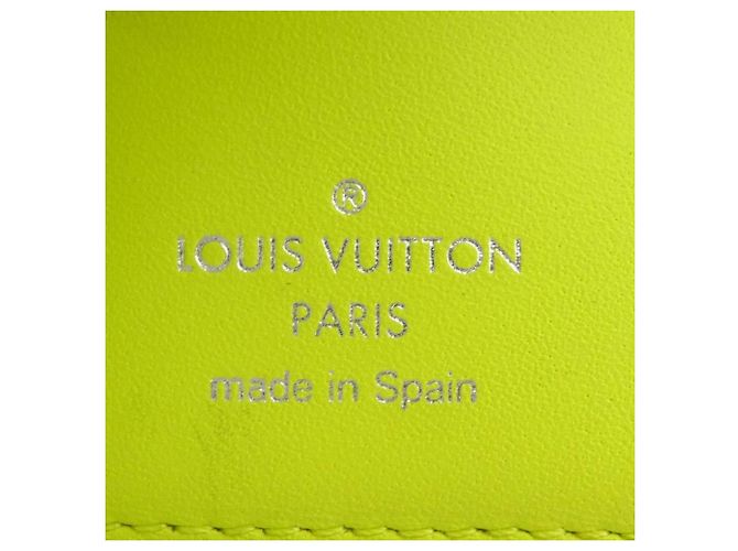 Louis Vuitton Taiga Lama Discovery Tri-fold Geldbörse Grün Gelb - Ansicht 11