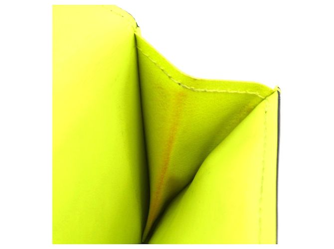 Louis Vuitton Taiga Lama Discovery Tri-fold Geldbörse Grün Gelb - Ansicht 8