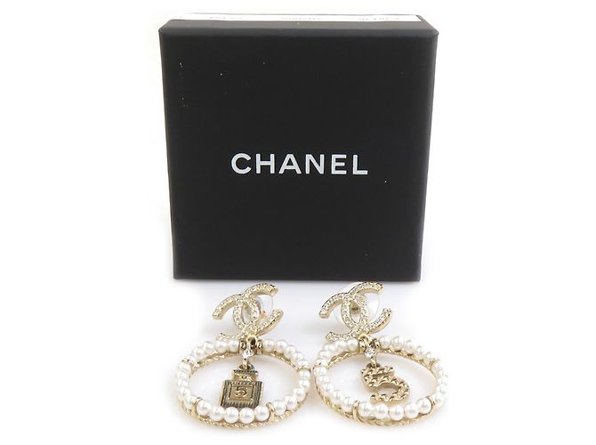 Chanel Metallohrringe mit Kunstperlen Weiß Golden - Ansicht 8