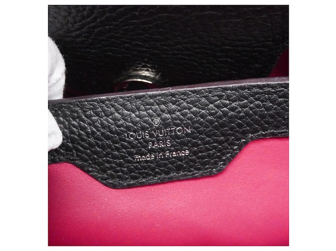 Borsa Louis Vuitton Taurillon Capucines PM Nero - vista 5