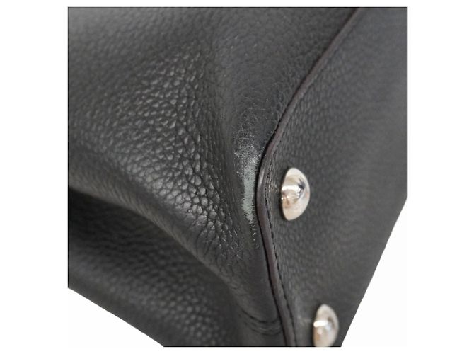 Borsa Louis Vuitton Taurillon Capucines PM Nero - vista 6