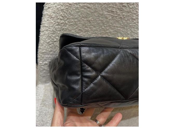 Bolsa Chanel Maxi 19 com aba Preto - vista 10