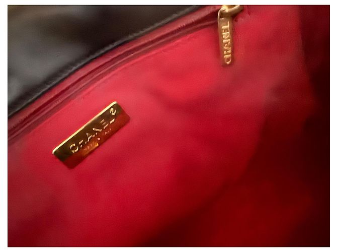 Bolsa Chanel Maxi 19 com aba Preto - vista 14