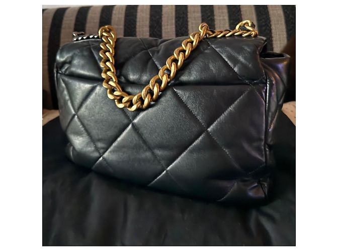 Bolsa Chanel Maxi 19 com aba Preto - vista 5