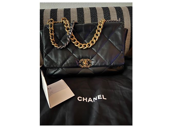 Bolsa Chanel Maxi 19 com aba Preto - vista 6