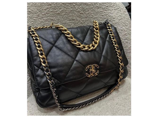 Bolsa Chanel Maxi 19 com aba Preto - vista 7
