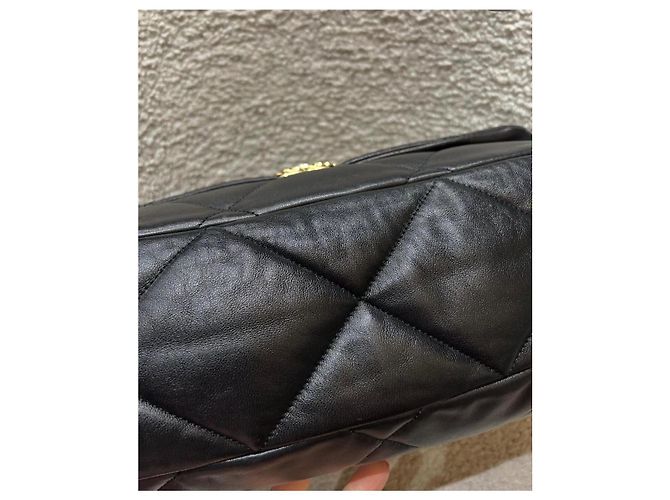 Bolsa Chanel Maxi 19 com aba Preto - vista 9