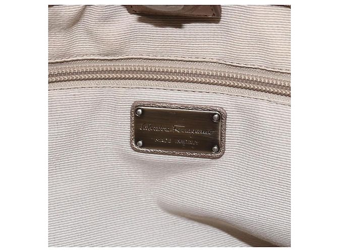 Salvatore Ferragamo Vala Leather D'oro - vista 7
