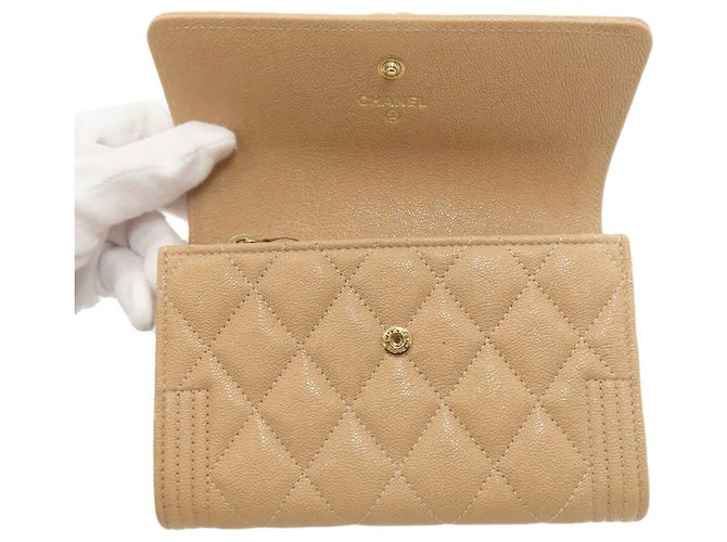 Cartera Bifold Chanel Boy Beige - vista 4