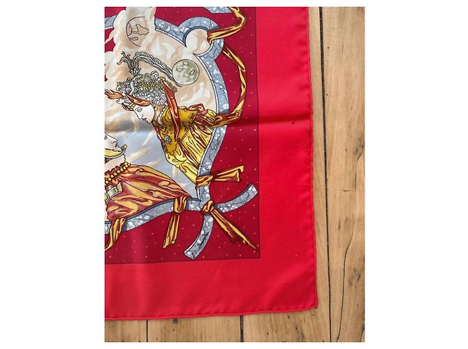 Hermès Seidenschal Goldene Reiter Braun Weiß Rot Grün Gold hardware - Ansicht 6