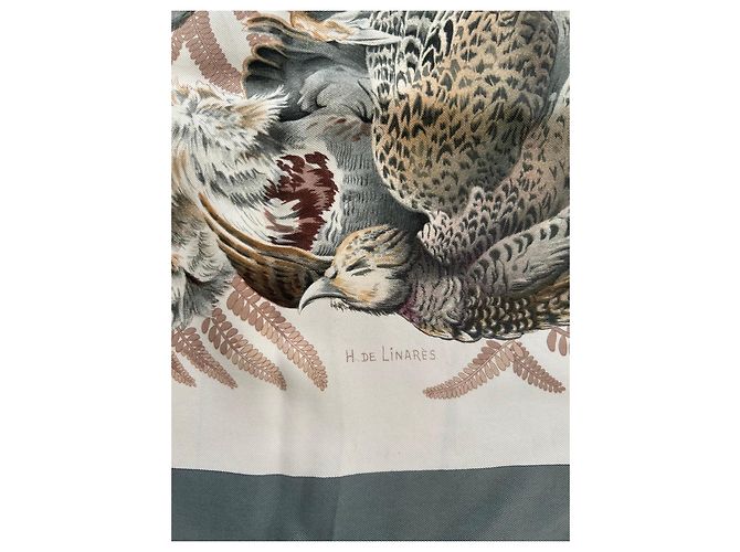Lenço de Seda Hermès 'A Caça ao Courre' Marrom Branco Vermelho Bege Cinza - vista 5