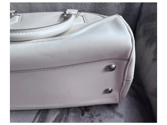 Borsa in pelle Louis Vuitton Montaigne PM Bowling Bianco - vista 10