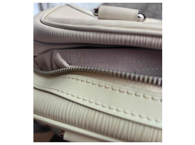 Borsa in pelle Louis Vuitton Montaigne PM Bowling Bianco - vista 15