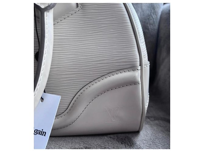Borsa in pelle Louis Vuitton Montaigne PM Bowling Bianco - vista 3