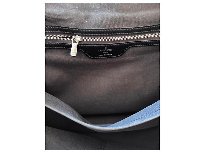 Borsa a tracolla Louis Vuitton Taiga Taimyr in pelle e tela Nero Verde - vista 12