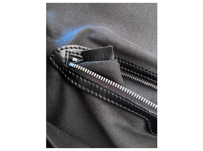 Borsa a tracolla Louis Vuitton Taiga Taimyr in pelle e tela Nero Verde - vista 13