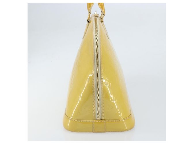 Louis Vuitton Alma Monogram Vernis GM Giallo - vista 3