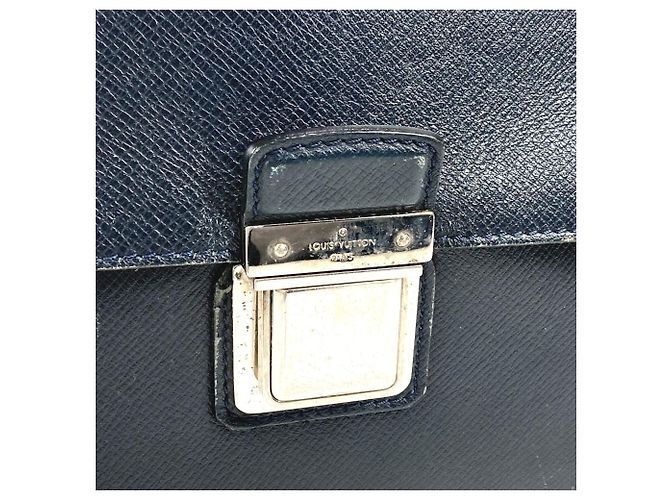 Bolso Louis Vuitton Taiga Vasili GM Azul marino - vista 10