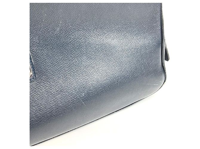 Bolso Louis Vuitton Taiga Vasili GM Azul marino - vista 15