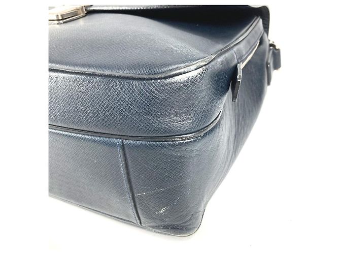Bolso Louis Vuitton Taiga Vasili GM Azul marino - vista 6