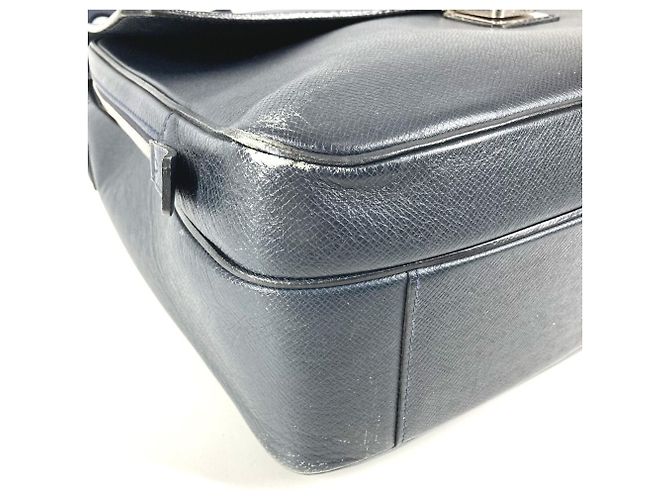Bolso Louis Vuitton Taiga Vasili GM Azul marino - vista 7