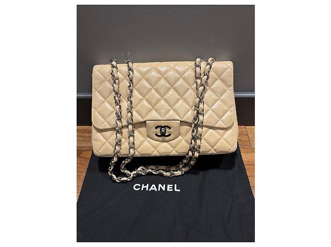 Chanel Classic Flap Tasche Mittel aus beigem Lammleder - Ansicht 13
