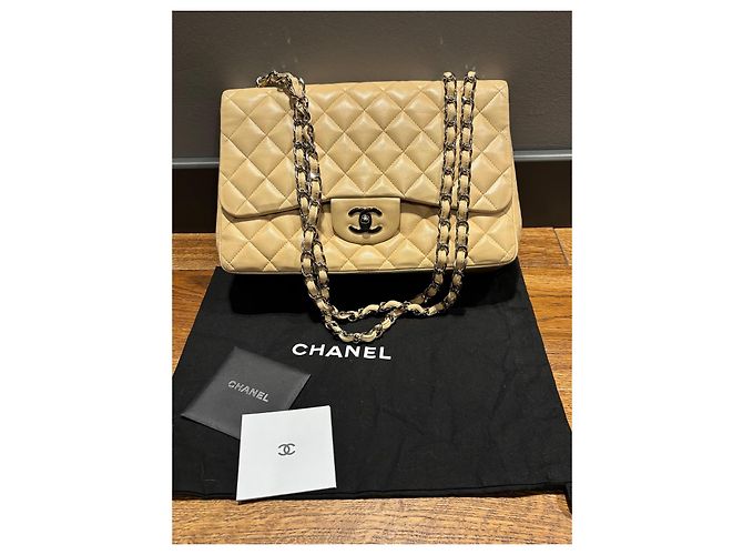 Chanel Classic Flap Tasche Mittel aus beigem Lammleder - Ansicht 14