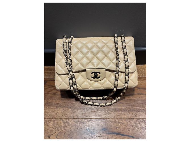 Chanel Classic Flap Tasche Mittel aus beigem Lammleder - Ansicht 15