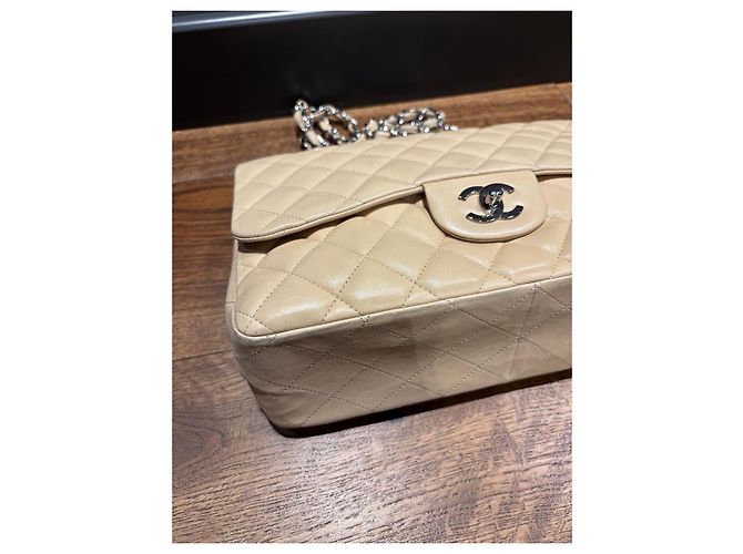 Chanel Classic Flap Tasche Mittel aus beigem Lammleder - Ansicht 7
