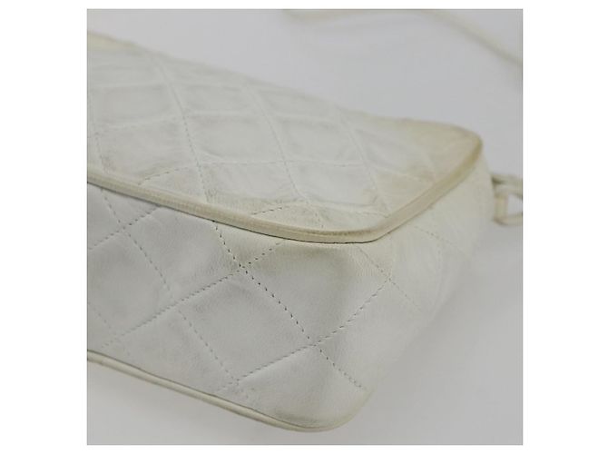 CHANEL Borsa a Spalla Matelassé Pelle Bianca Oro CC Auth BA10848 Bianco D'oro - vista 15