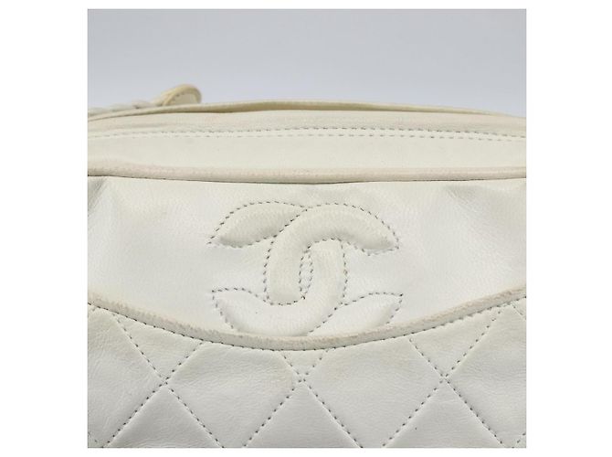 CHANEL Borsa a Spalla Matelassé Pelle Bianca Oro CC Auth BA10848 Bianco D'oro - vista 17