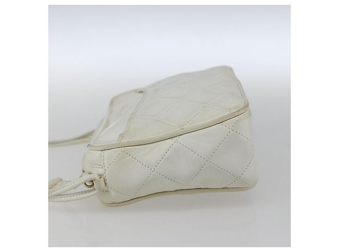 CHANEL Borsa a Spalla Matelassé Pelle Bianca Oro CC Auth BA10848 Bianco D'oro - vista 3