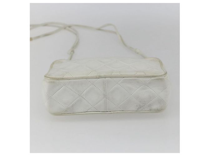 CHANEL Borsa a Spalla Matelassé Pelle Bianca Oro CC Auth BA10848 Bianco D'oro - vista 5