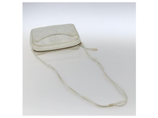 CHANEL Borsa a Spalla Matelassé Pelle Bianca Oro CC Auth BA10848 Bianco D'oro - vista 7