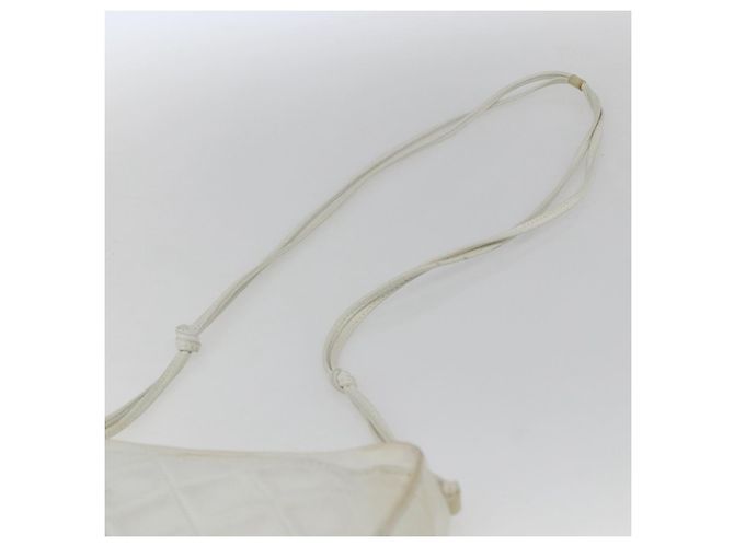 CHANEL Borsa a Spalla Matelassé Pelle Bianca Oro CC Auth BA10848 Bianco D'oro - vista 8