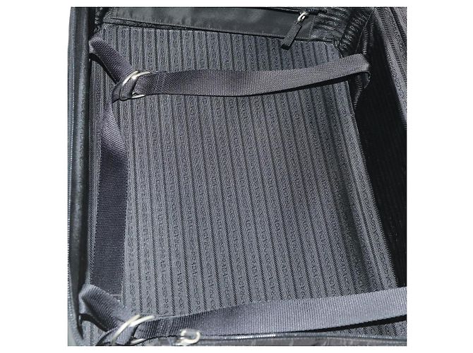 Prada Tragetasche aus Nylon Schwarz Silber Auth bs32877 - Ansicht 29