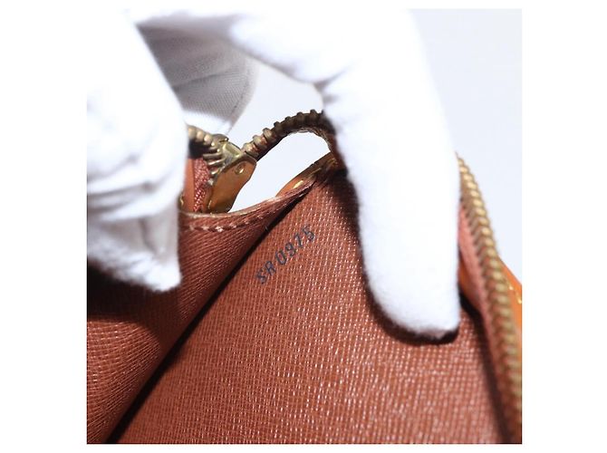 LOUIS VUITTON Pochette Uomo Epi Borsa Marrone Zipangu Oro M52528 LV Auth ka2290 - vista 12